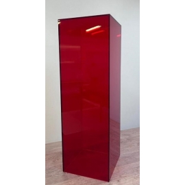 STELE EN PLEXIGLAS ROUGE